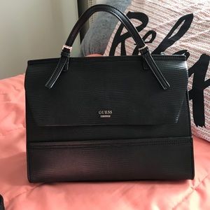 Guess Purse Ships tomorrow